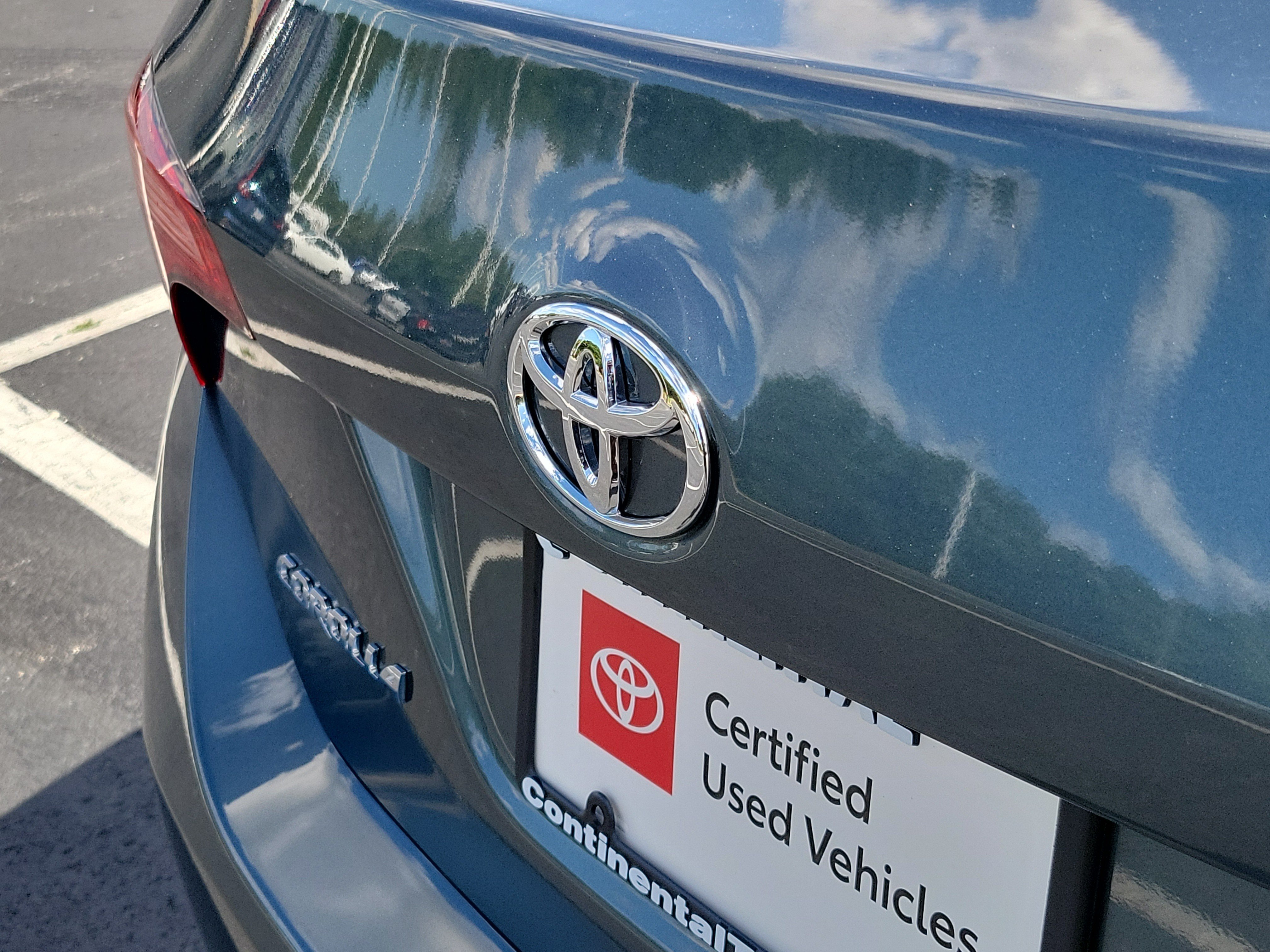Certified 2018 Toyota Corolla LE FWD image 7