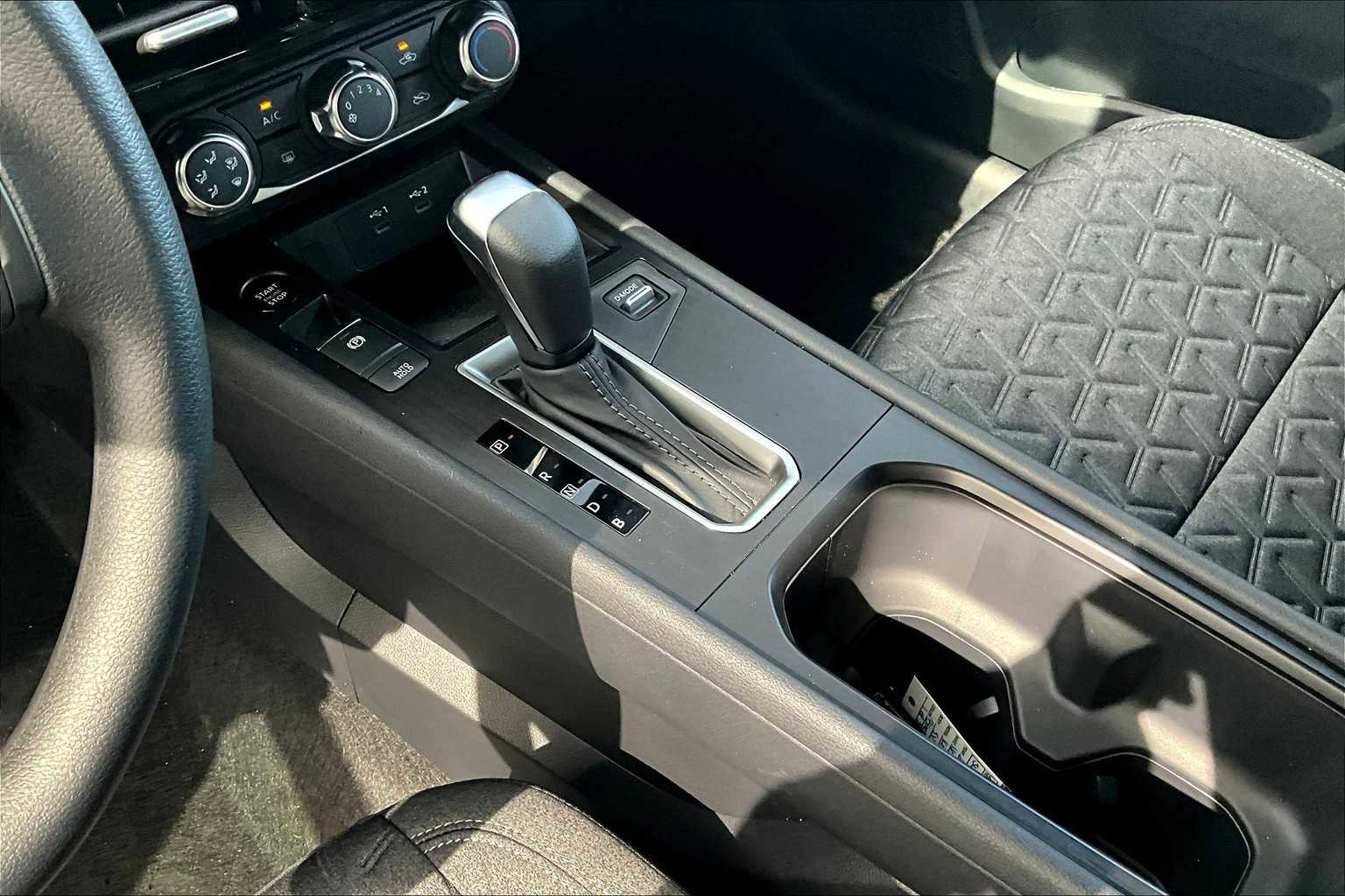 New 2025 Nissan Kicks SV image 11