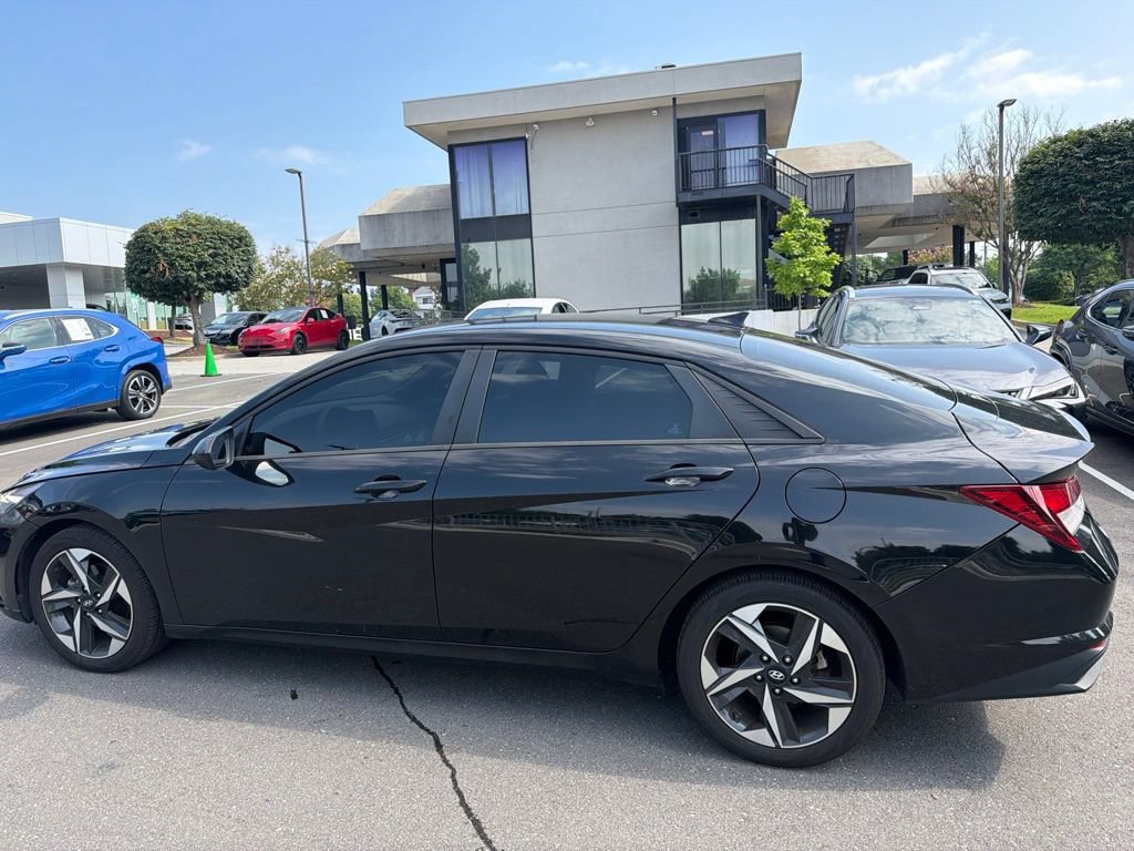 Used 2023 Hyundai Elantra SEL w/ Convenience Package FWD image 18