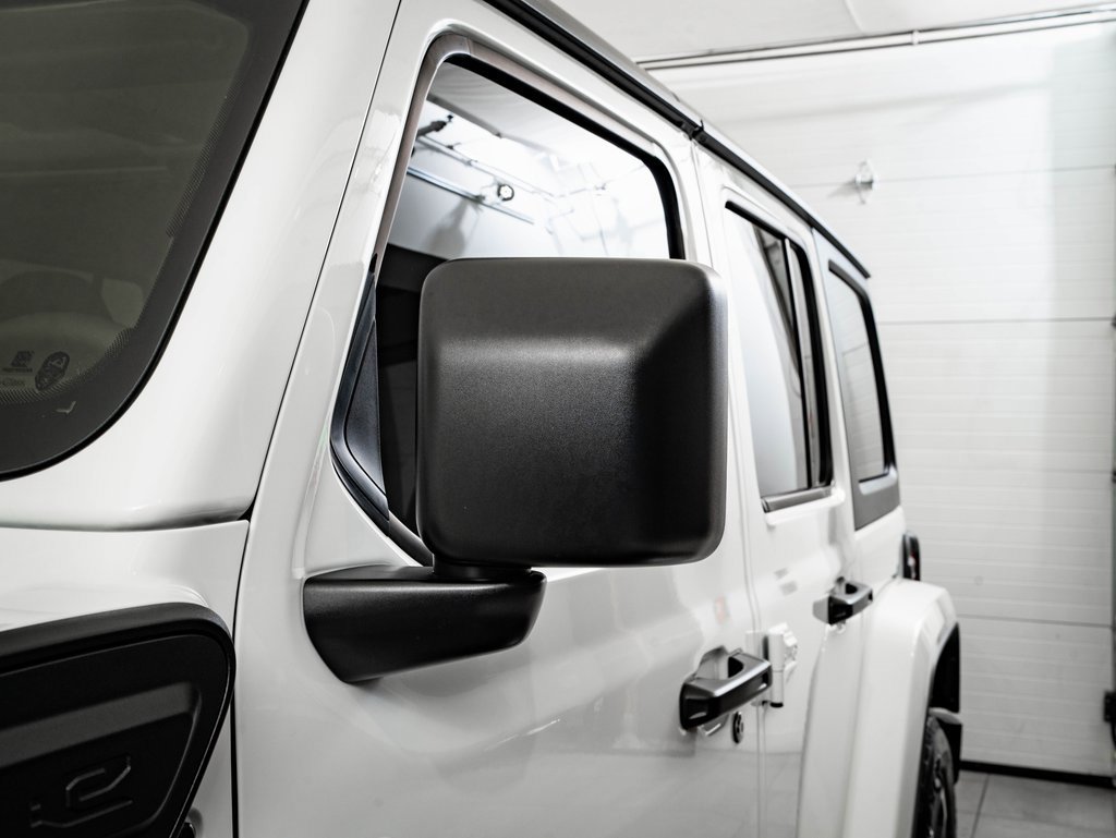 Used 2024 Jeep Wrangler Unlimited image 17