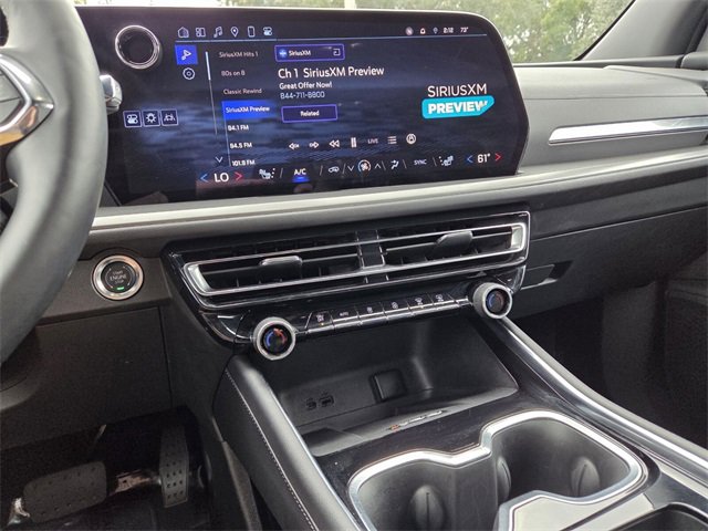 Used 2025 Chevrolet Traverse LT image 30