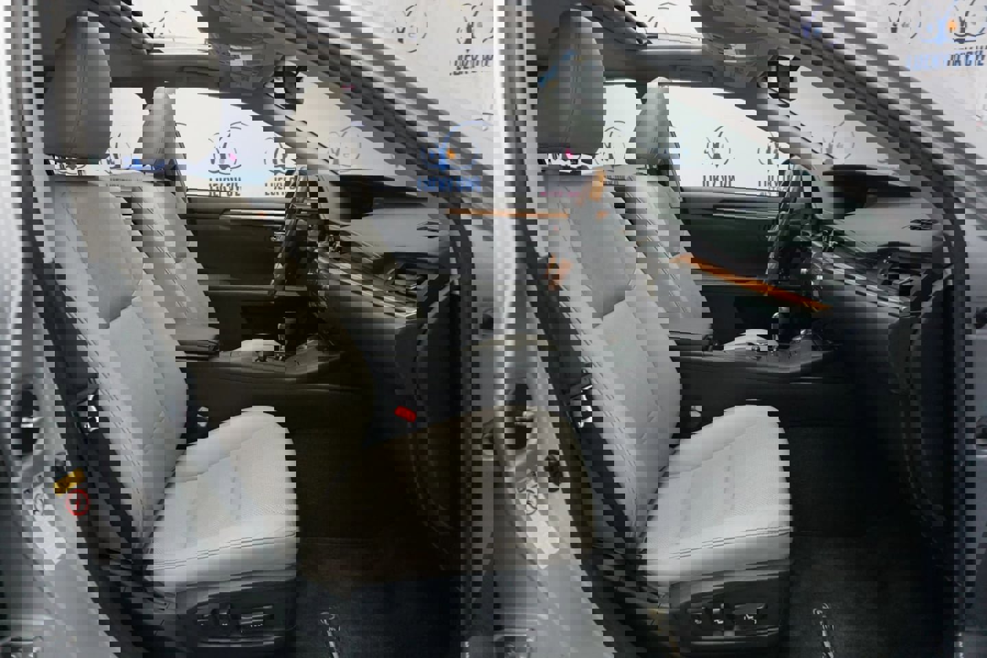 Used 2013 Lexus ES 300h image 15