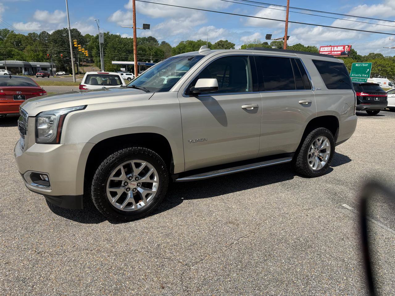 Used 2017 GMC Yukon SLE w/ SLE Value Package image 13