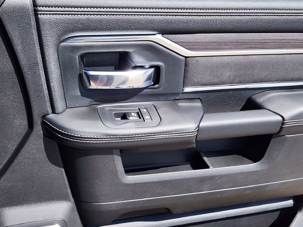 New 2026 RAM 2500 Laramie AWD/4WD image 13