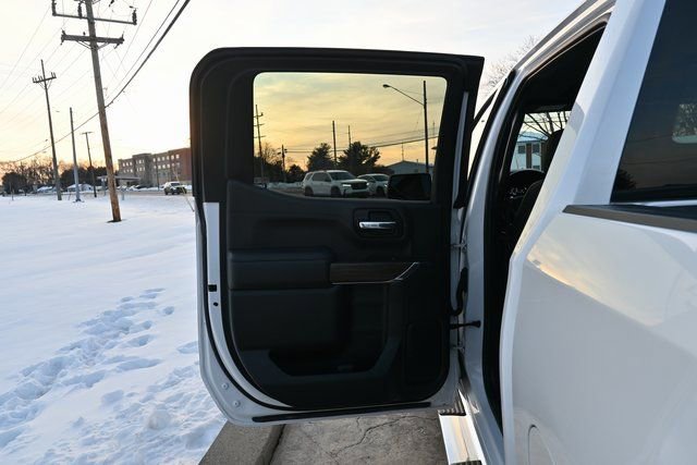 Used 2022 Chevrolet Silverado 1500 High Country w/ Technology Package image 23