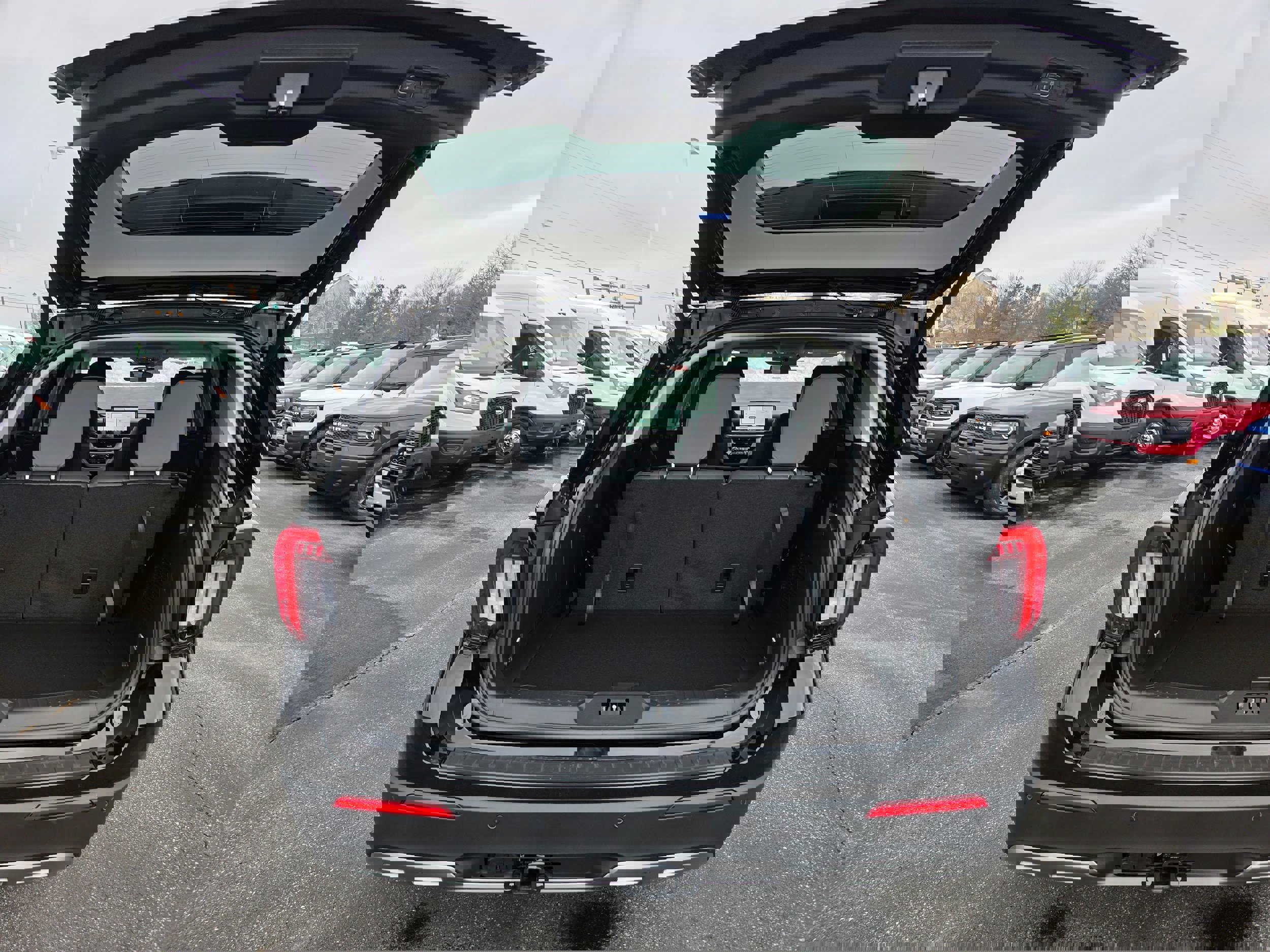 New 2026 Ford Explorer Active w/ Active Comfort Package image 9