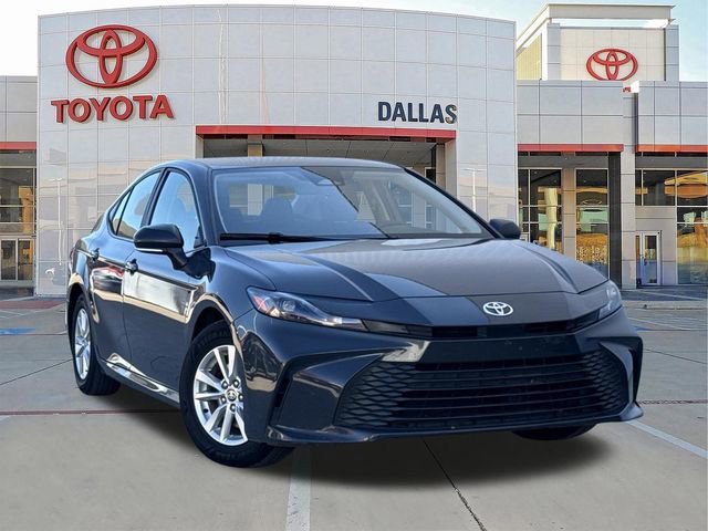Used 2025 Toyota Camry LE image 1