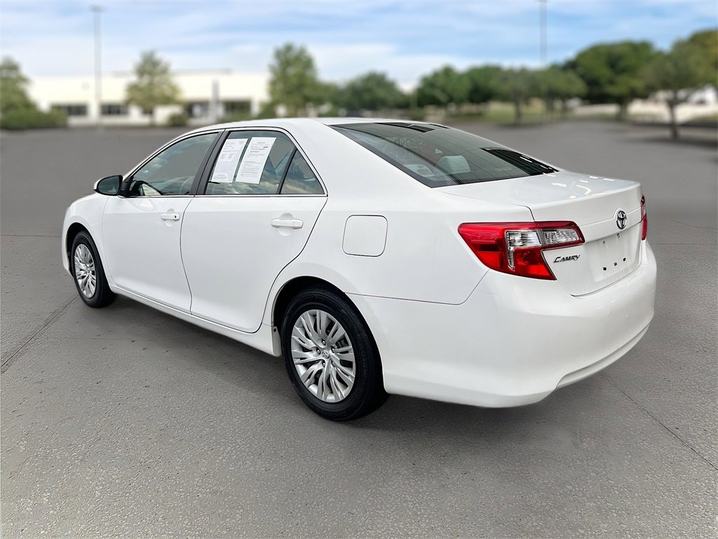 Used 2013 Toyota Camry L image 4