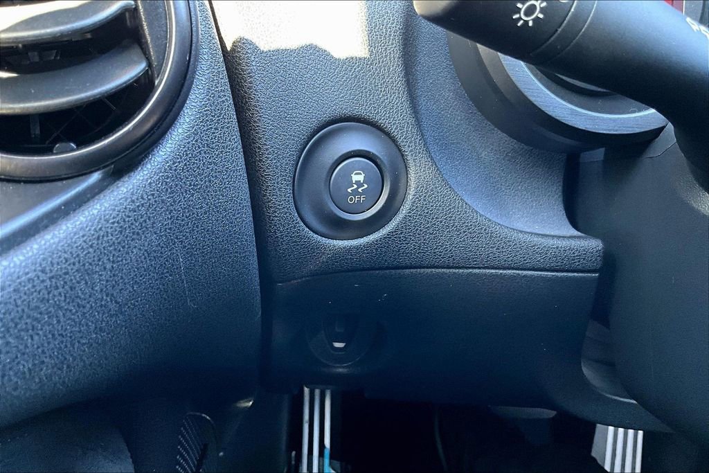 Used 2016 Nissan 370Z NISMO image 12