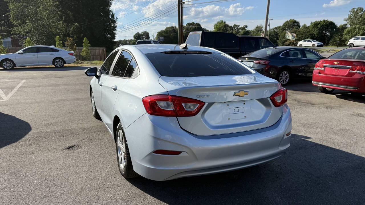 Used 2017 Chevrolet Cruze LS FWD image 5