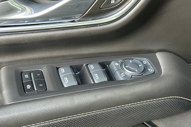 Used 2024 Chevrolet Tahoe Premier AWD/4WD image 12