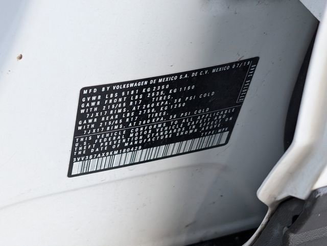 Used 2019 Volkswagen Tiguan SE w/ Panoramic Sunroof Package image 16