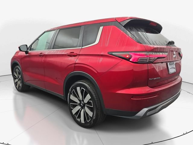 Used 2025 Mitsubishi Outlander SE image 7