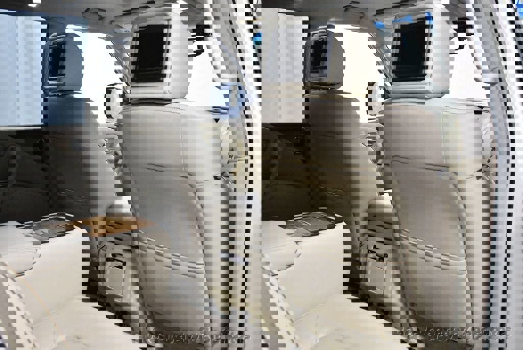 Used 2011 INFINITI QX56 4WD w/ Theater Pkg image 15