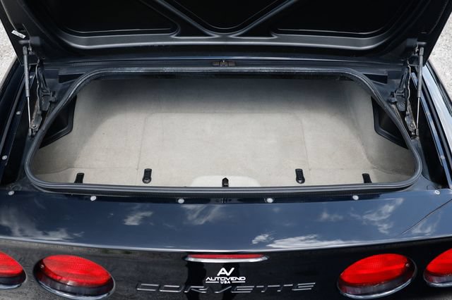 Used 2001 Chevrolet Corvette Convertible w/ Preferred Equipment Group2 RWD image 11