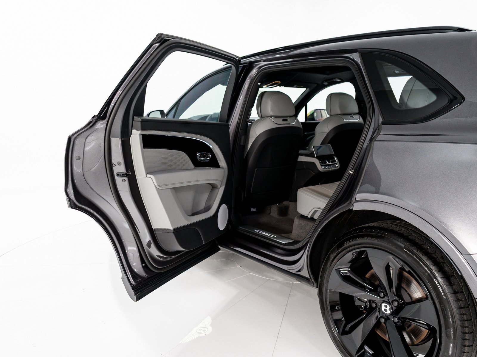 New 2025 Bentley Bentayga Extended Wheelbase image 20