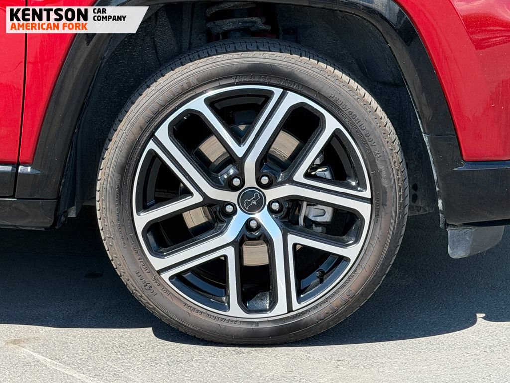 Used 2025 Jeep Compass Limited w/ Elite Group AWD/4WD image 12