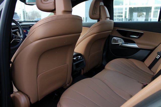 Used 2024 Mercedes-Benz E 350 4MATIC Sedan image 33