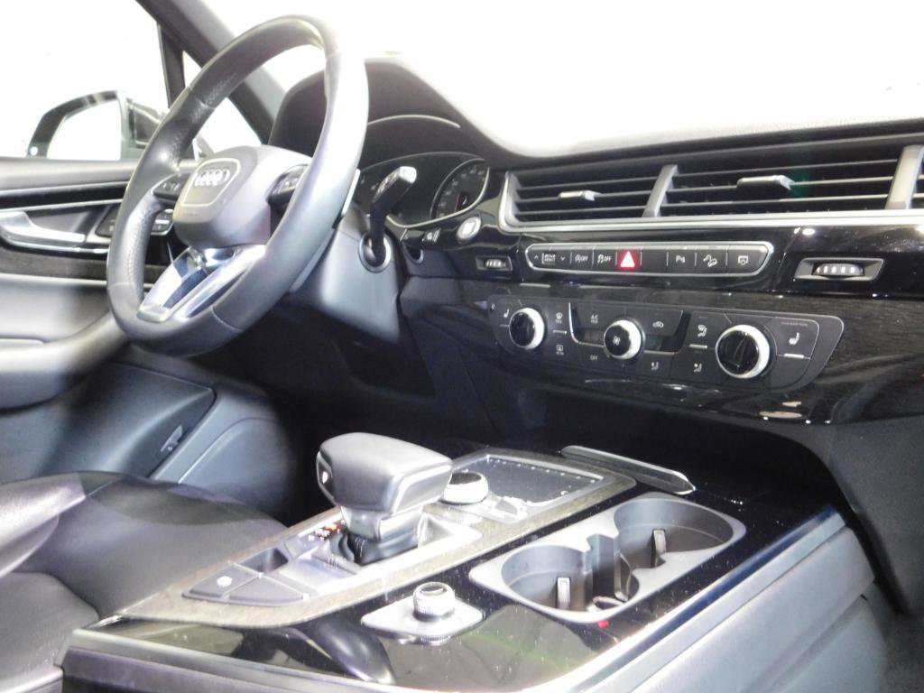 Used 2019 Audi Q7 3.0T Premium Plus w/ Convenience Package image 3