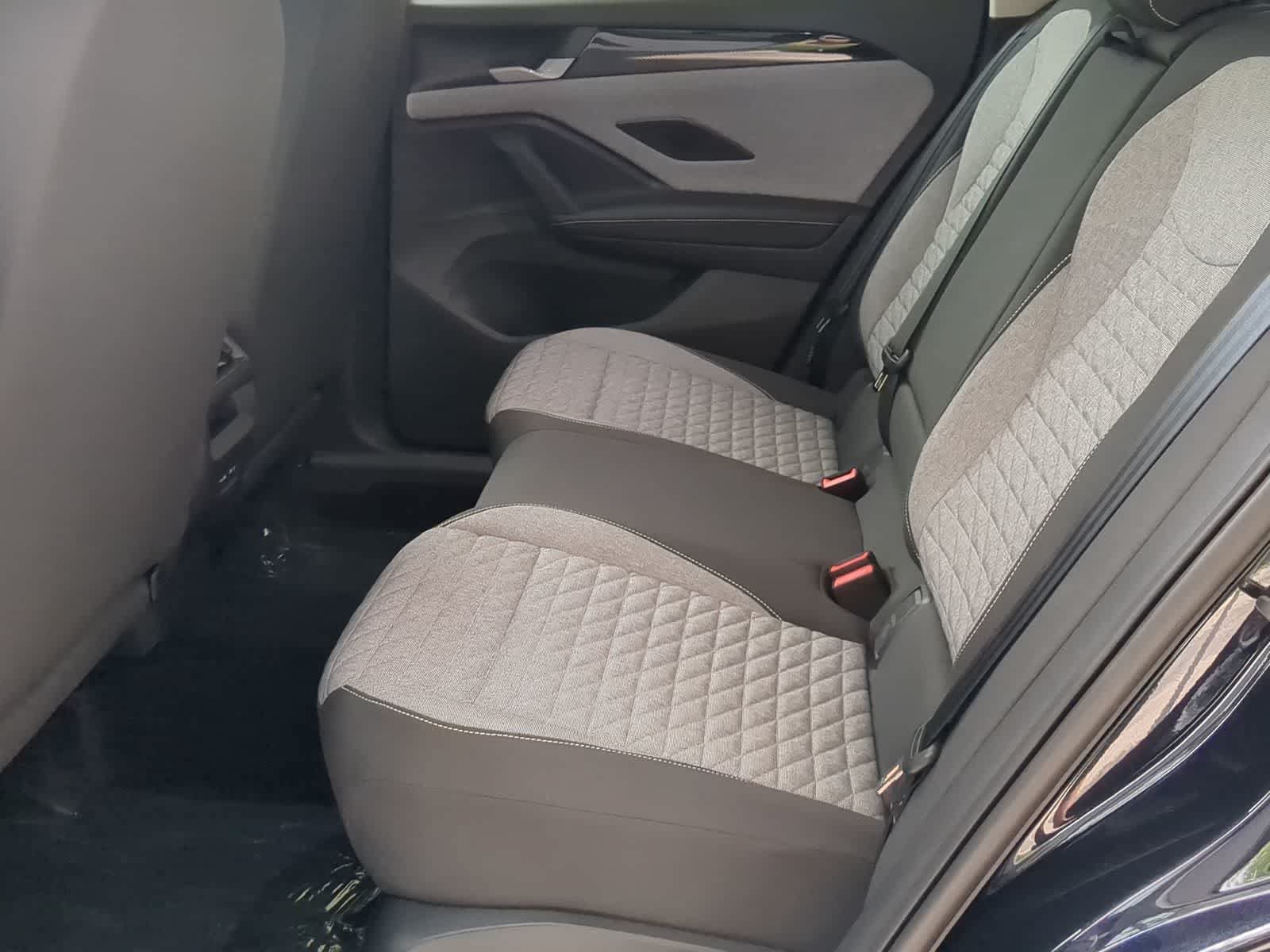New 2025 Volkswagen Tiguan S FWD image 17