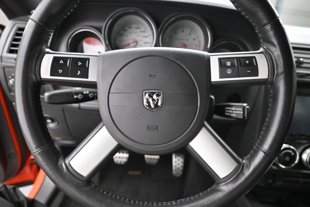 Used 2009 Dodge Challenger SRT8 RWD image 16