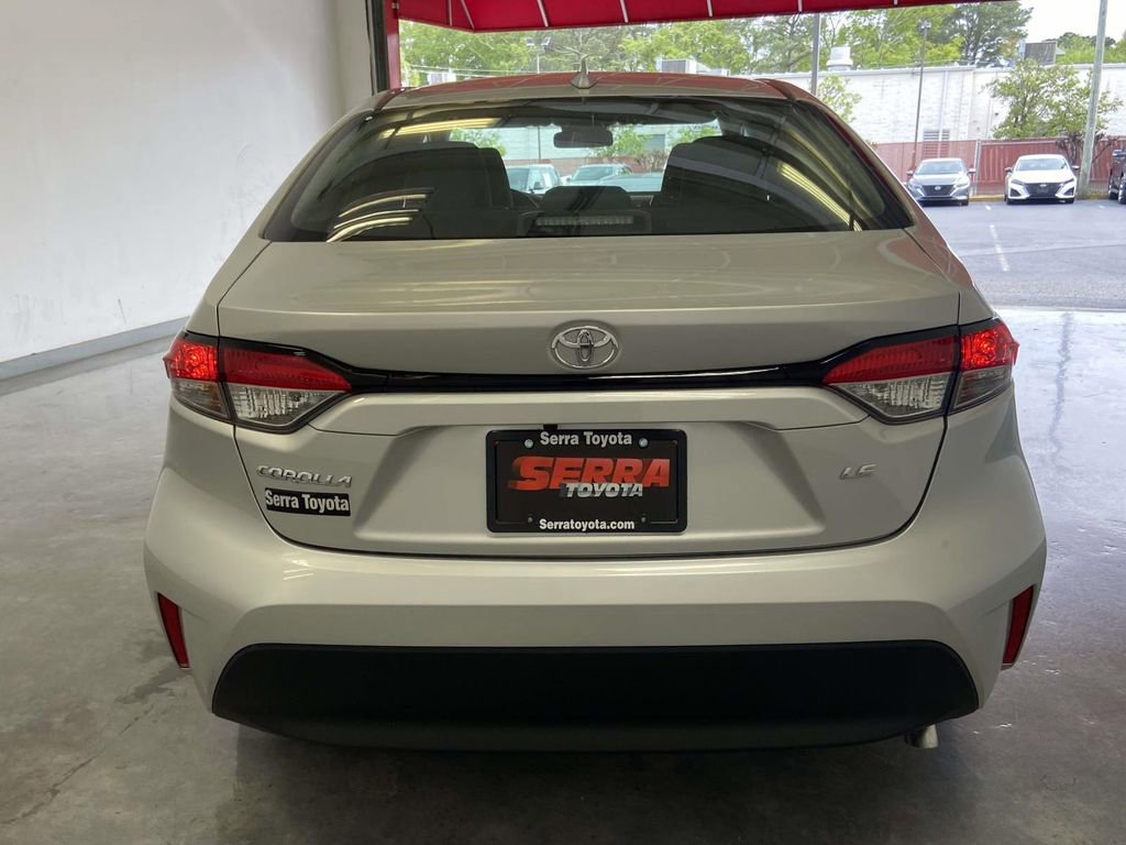 Used 2026 Toyota Corolla LE FWD image 4