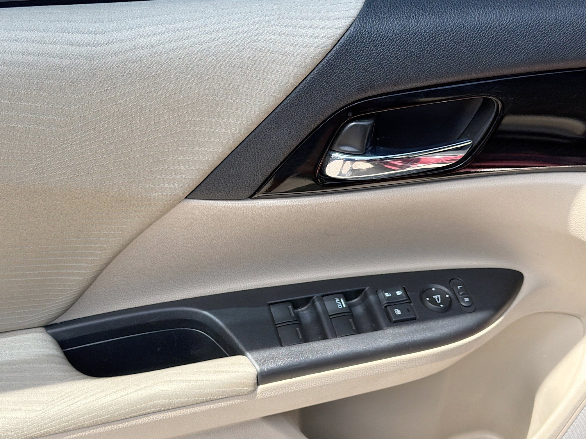 Used 2017 Honda Accord LX image 16