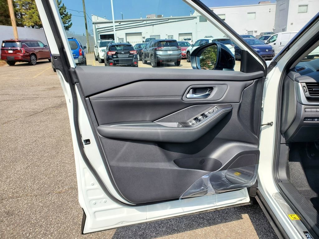 New 2026 Nissan Rogue SV AWD/4WD image 14