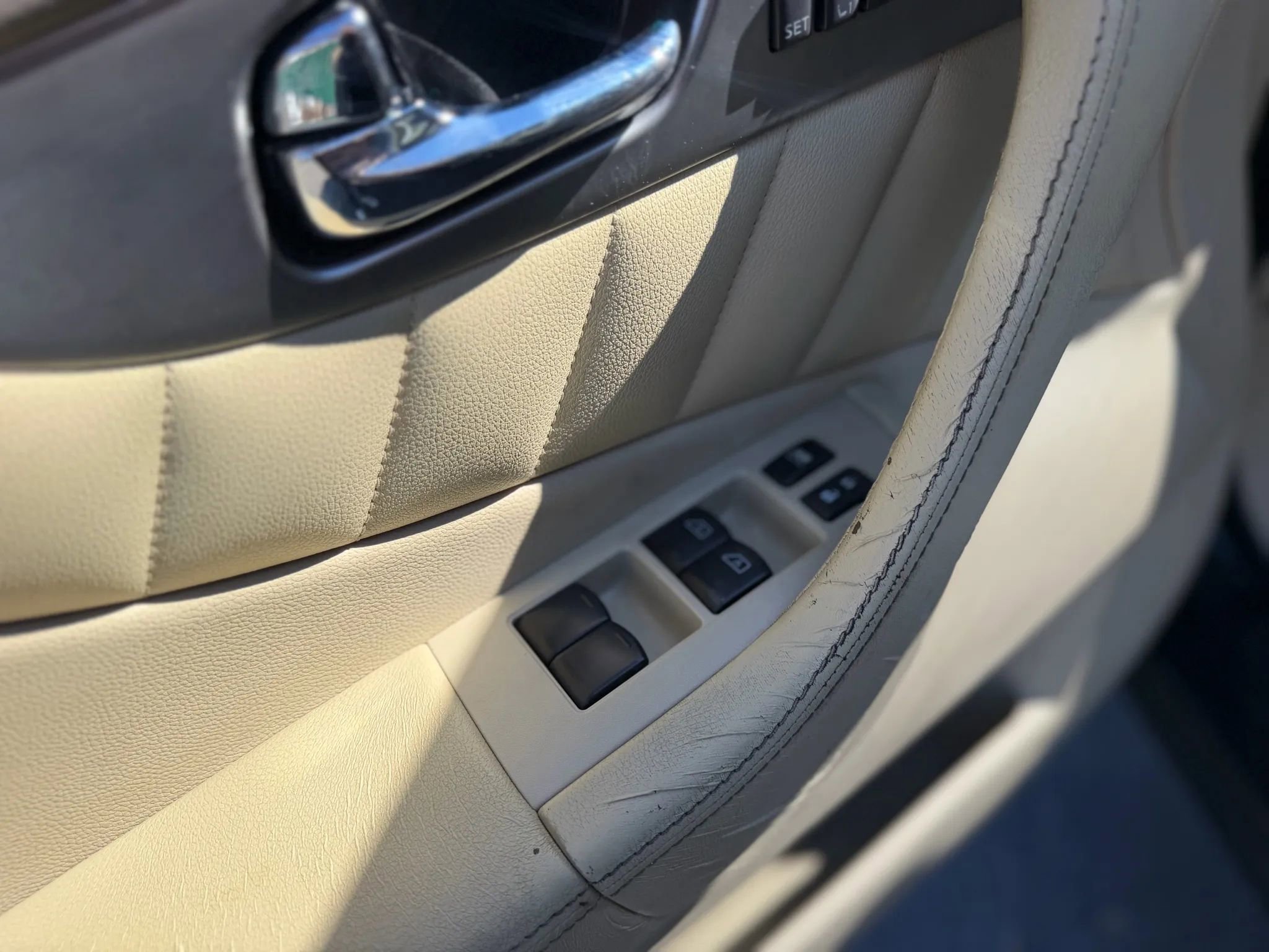 Used 2014 INFINITI QX70 3.7 Sport Utility 4D w/ Premium Package image 21