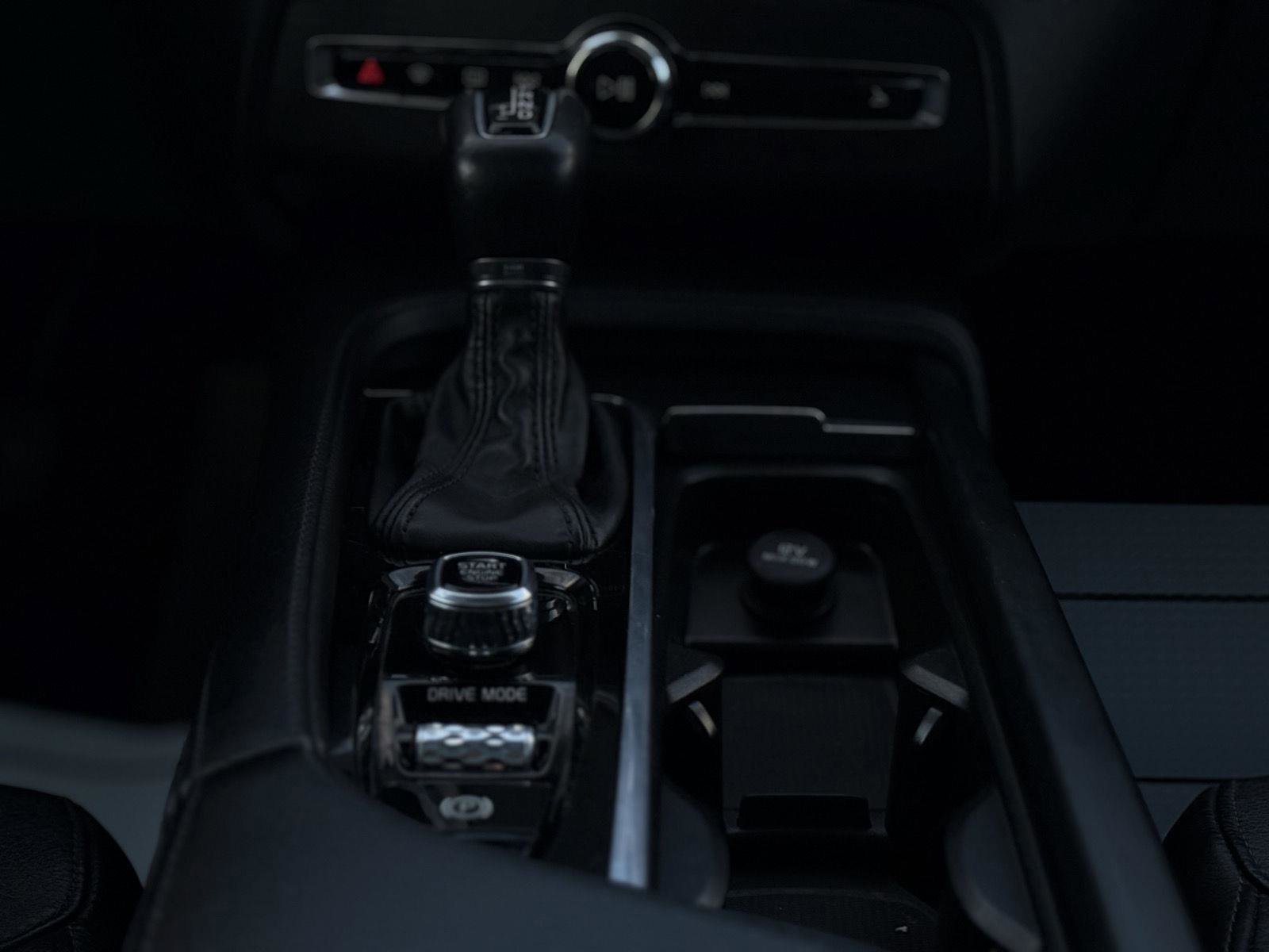 Used 2020 Volvo XC90 T6 Momentum image 21