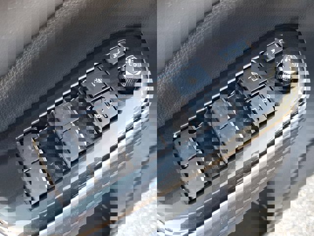 Used 2025 Toyota Crown XLE image 15