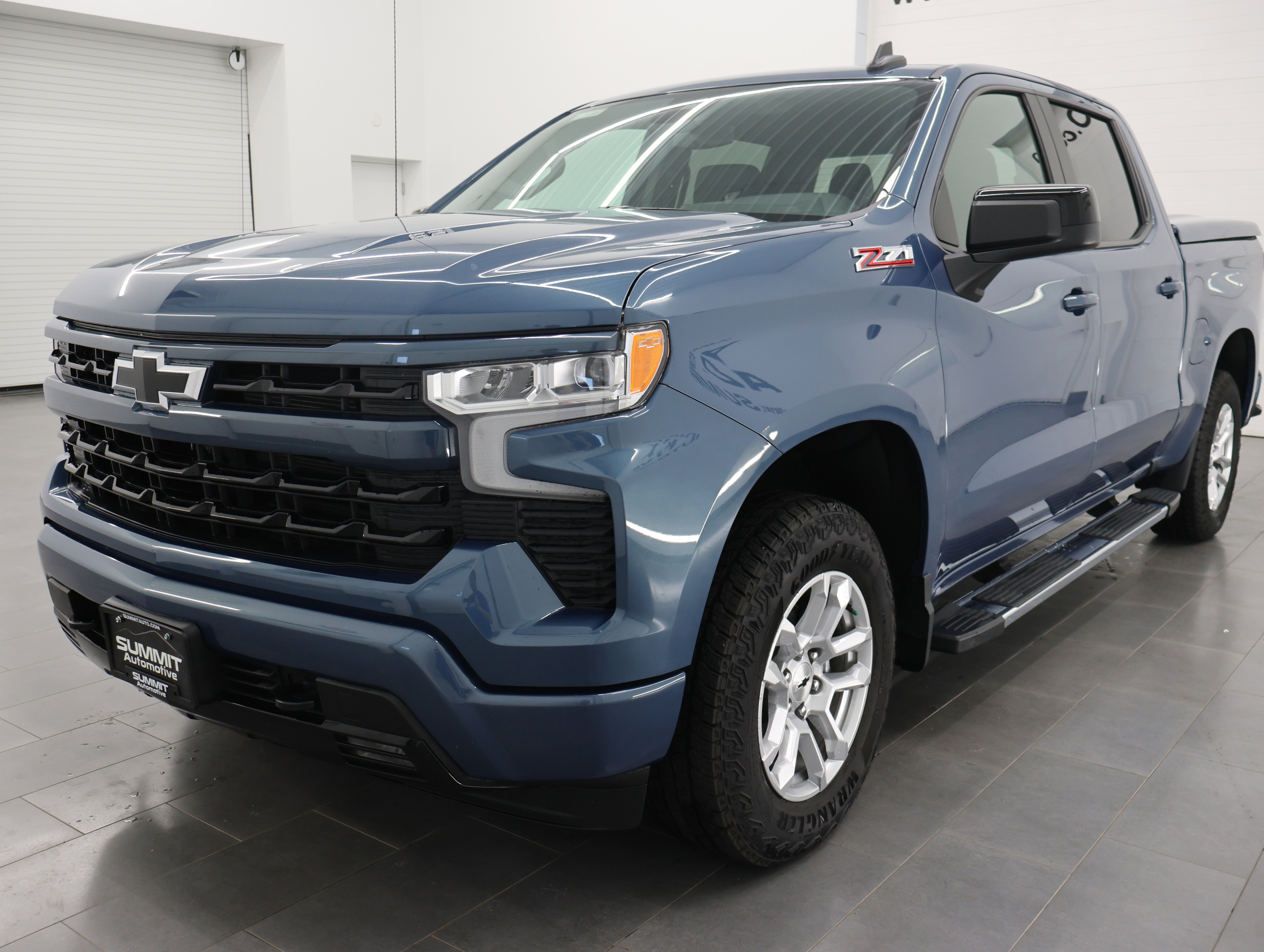 Used 2024 Chevrolet Silverado 1500 RST AWD/4WD image 7