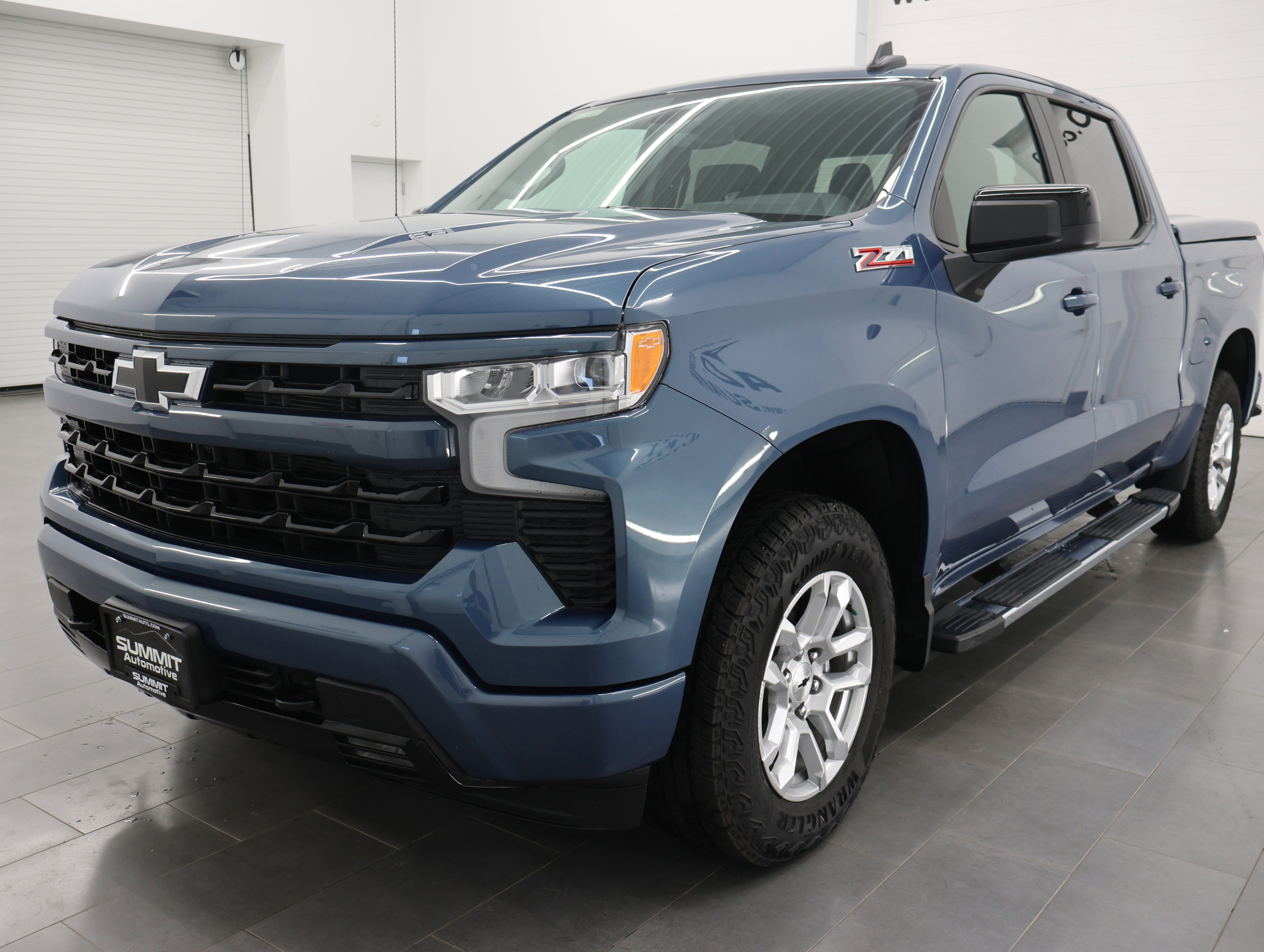 Used 2024 Chevrolet Silverado 1500 RST AWD/4WD image 7