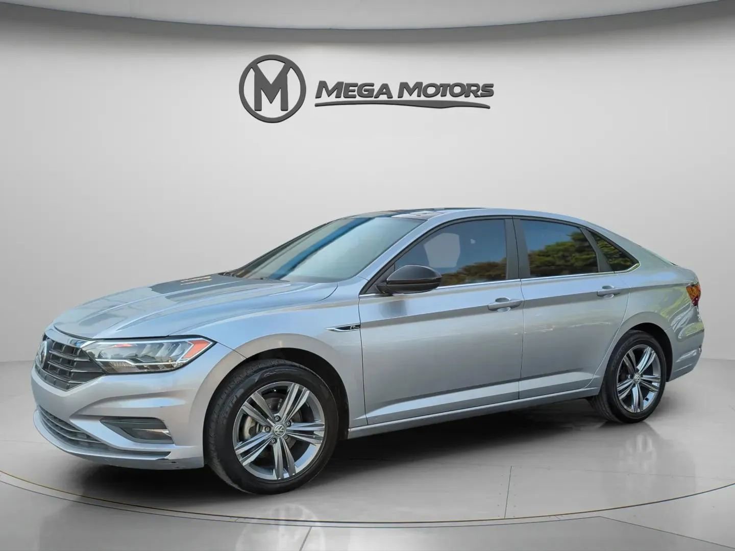 Used 2019 Volkswagen Jetta R-Line FWD image 2