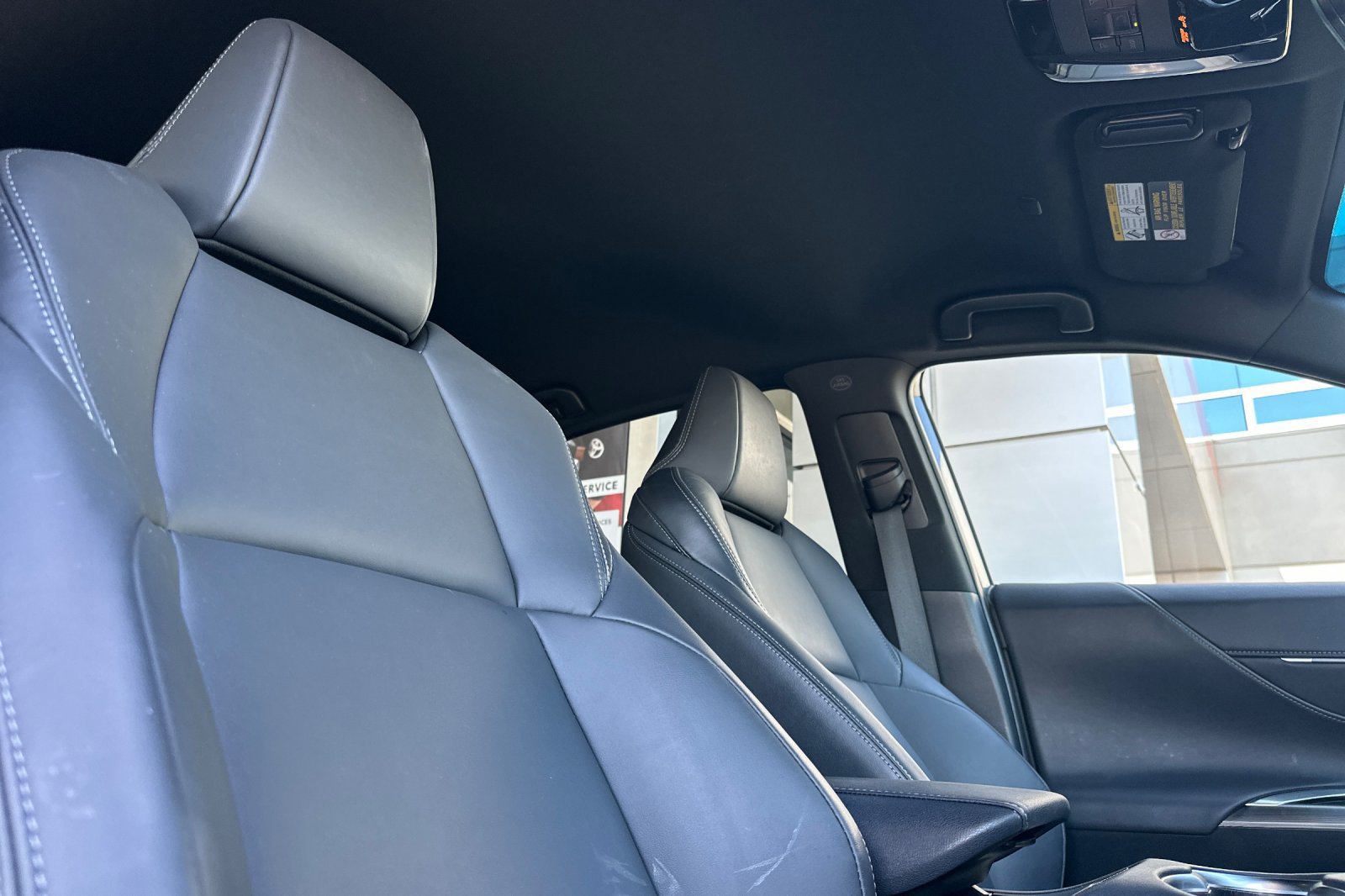 Certified 2023 Toyota Venza XLE AWD/4WD image 17