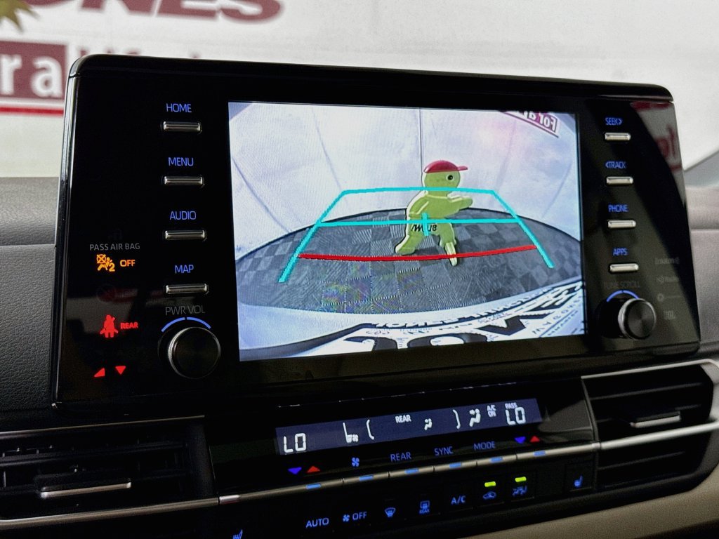 Certified 2022 Toyota Sienna XLE w/ XLE Plus Package FWD image 7