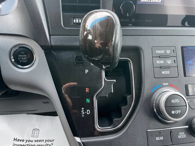 Used 2017 Toyota Sienna XLE FWD image 15