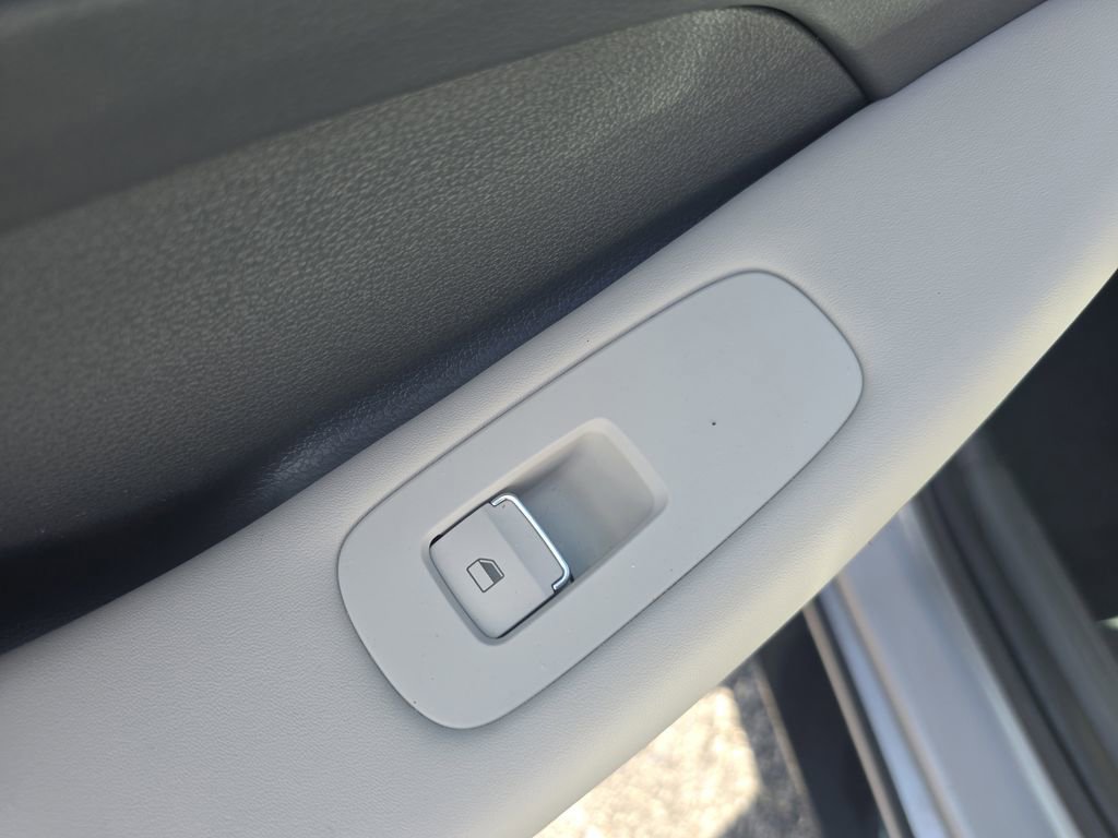 Used 2023 Hyundai Sonata SEL w/ Convenience Package image 9