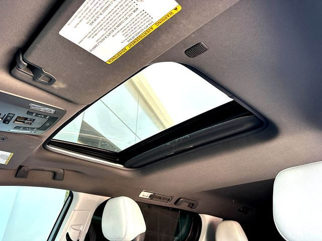 Certified 2023 Toyota Sienna XSE w/ XSE Plus Package FWD image 18