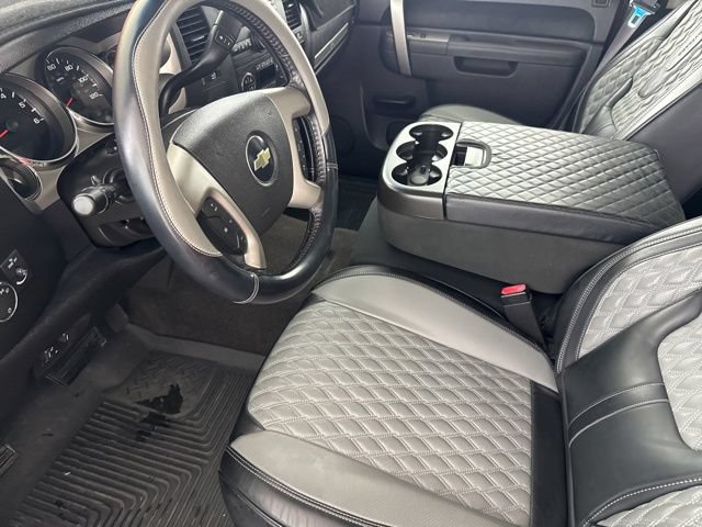 Used 2010 Chevrolet Silverado 1500 LT w/ Interior Plus Package AWD/4WD image 24
