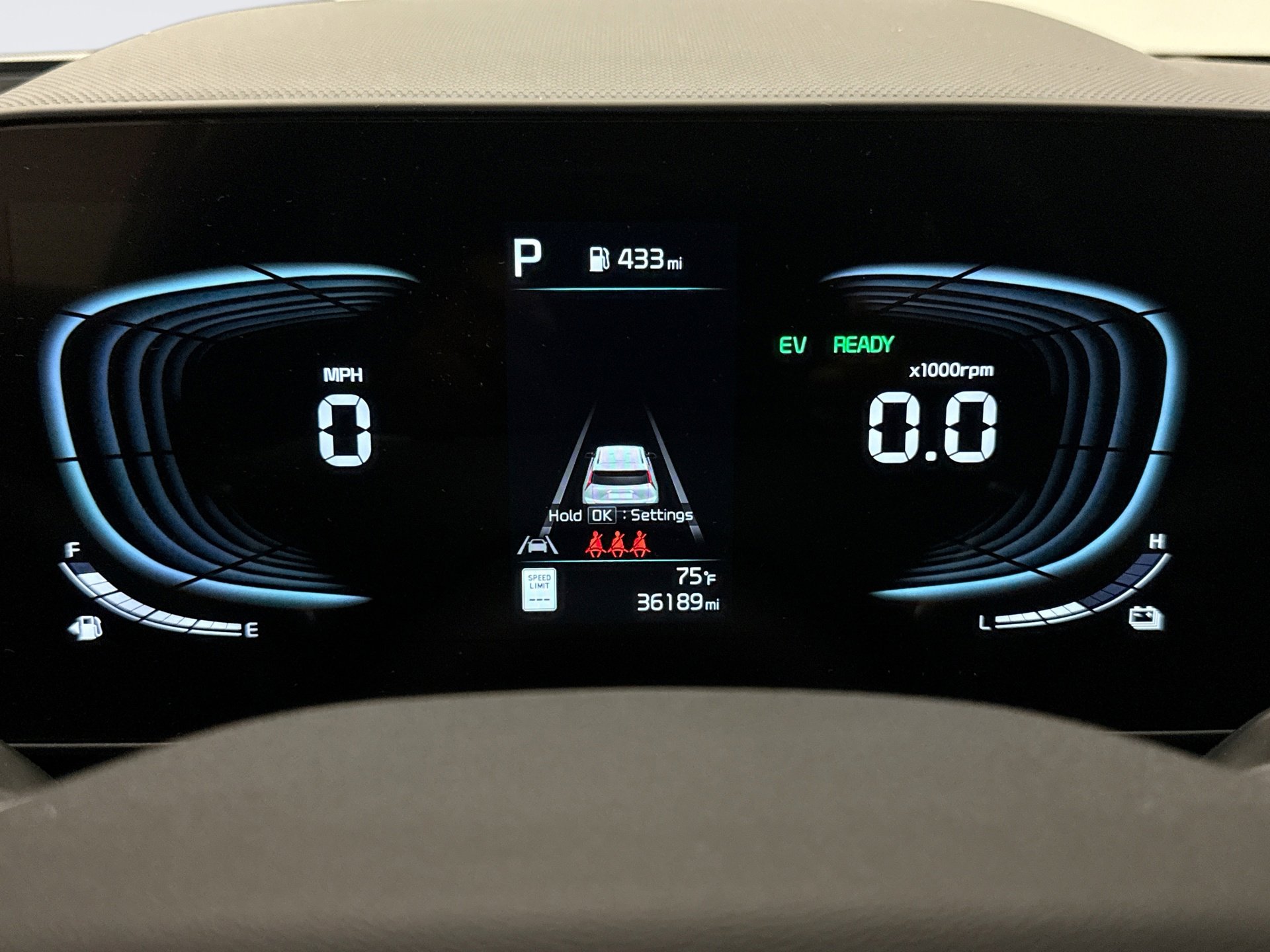 Used 2025 Kia Niro EX FWD image 13