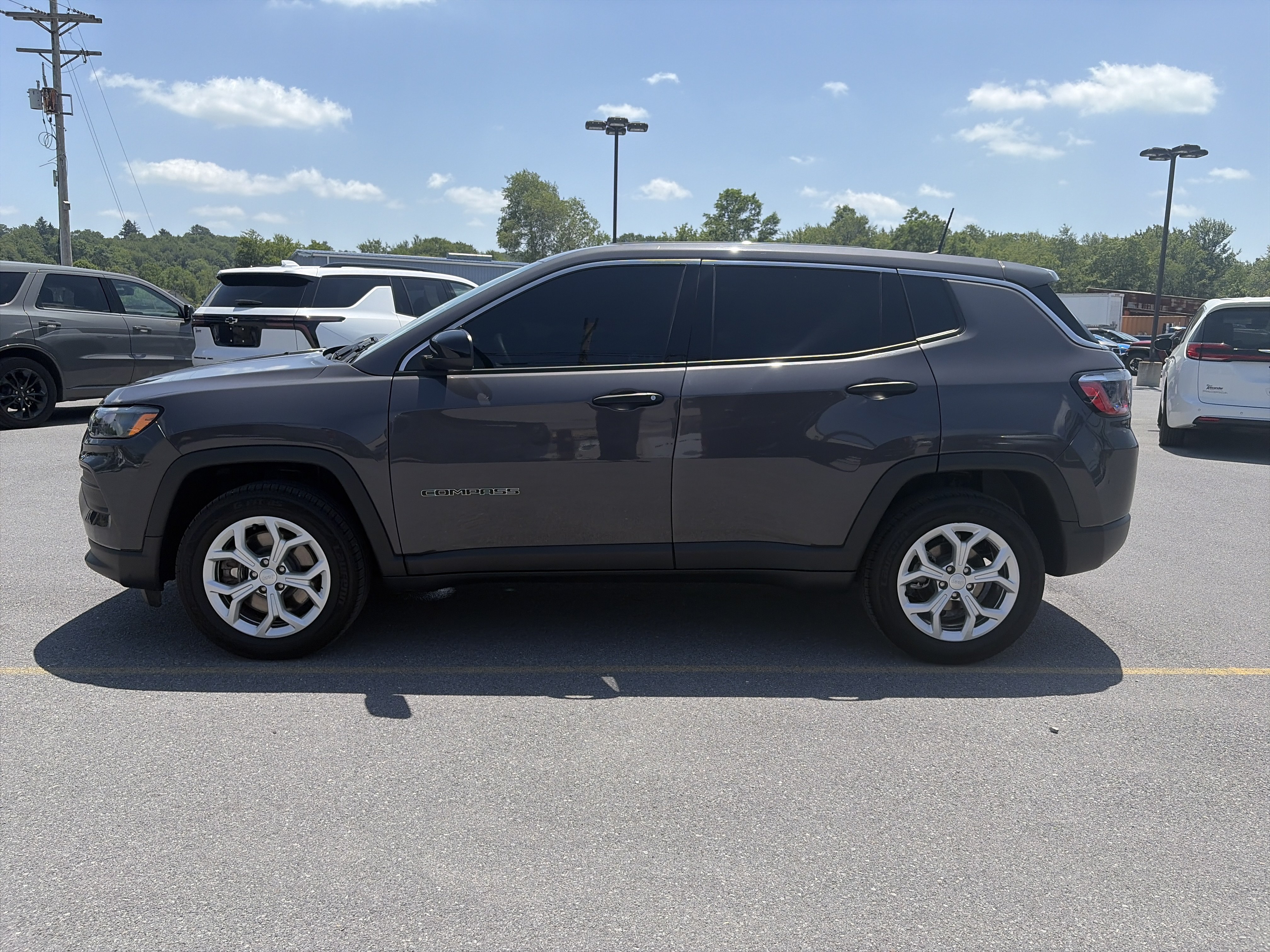 Used 2024 Jeep Compass Sport AWD/4WD image 13
