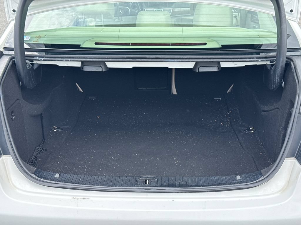 Used 2016 Mercedes-Benz E 350 4MATIC Sedan image 18