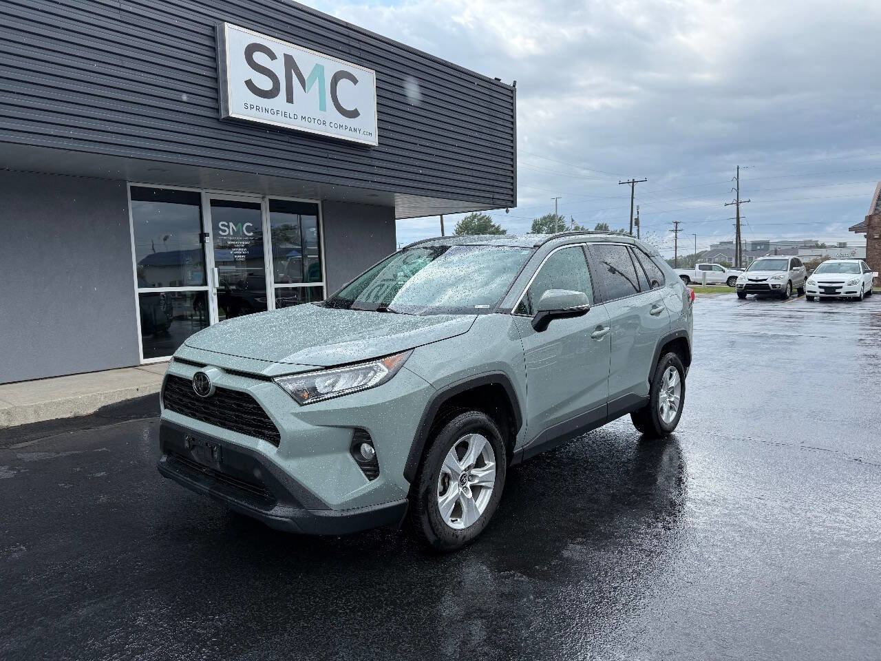 Used 2021 Toyota RAV4 XLE image 1