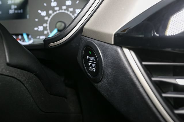 Used 2022 Ford Escape SE w/ Cold Weather Package FWD image 25