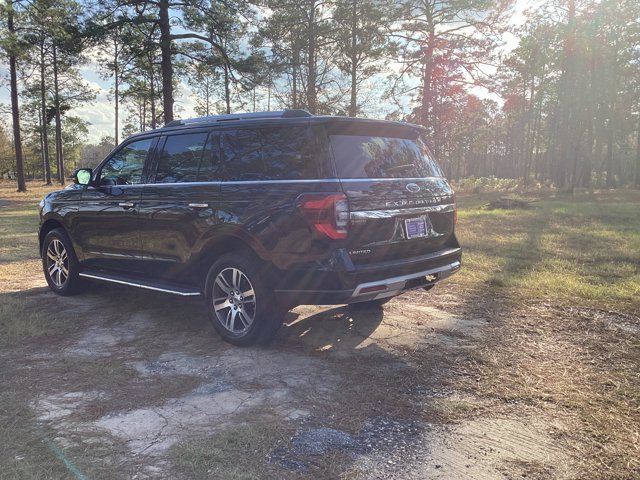 Used 2023 Ford Expedition Limited image 3