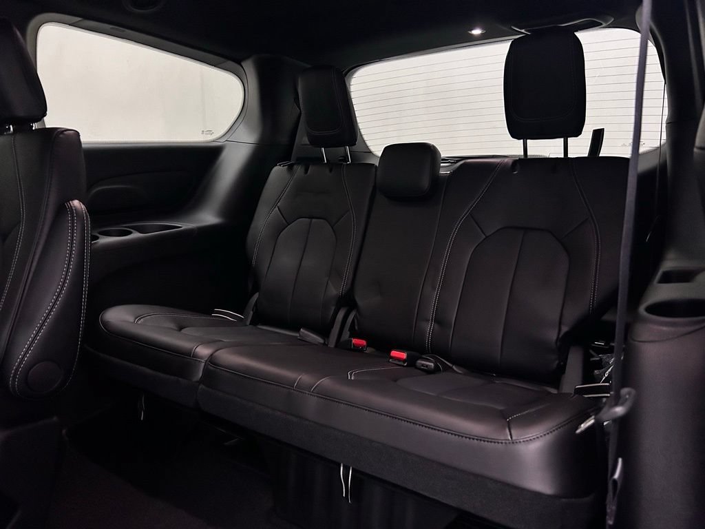 New 2026 Chrysler Pacifica Select AWD/4WD image 14