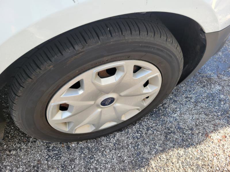 Used 2016 Ford Transit Connect XL image 15