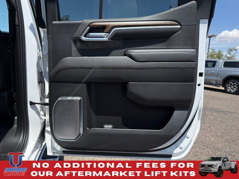Used 2022 Chevrolet Silverado 1500 High Country w/ Technology Package RWD image 24