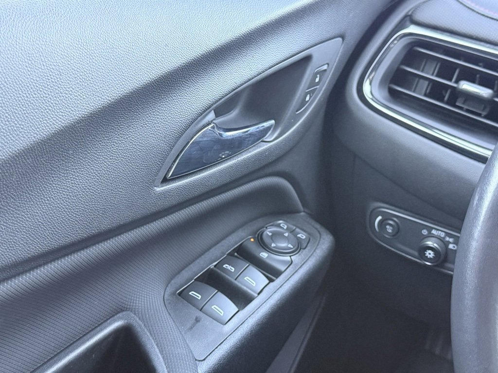 Used 2022 Chevrolet Equinox RS w/ LPO, Floor Liner Package image 11